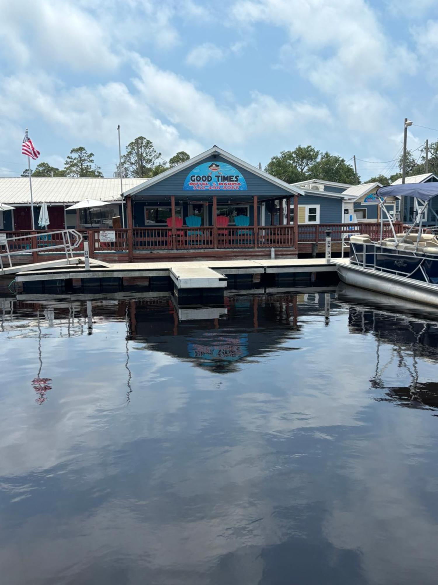Good Times Motel And Marina Steinhatchee Exterior photo